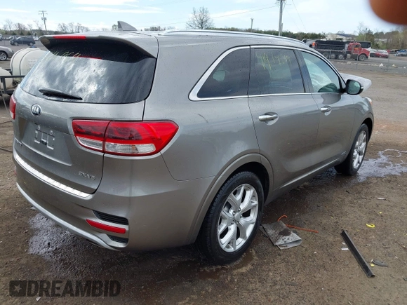 2018 Kia Sorento SX with VIN 5XYPKDA53JG424729, listed as a IAAI auction lot 41914859 with 105,522 mi miles and . Bid and sale history available at carsss.com. Image 4.