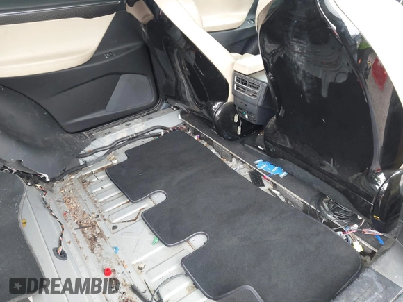 2016 Tesla Model X P90D with VIN 5YJXCAE45GF001485, listed as a IAAI auction lot 41994096 with 88,103 mi miles. Bid and sale history available at carsss.com. Image 8.