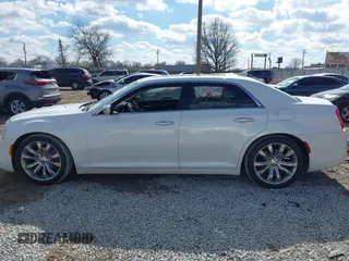 2016 Chrysler 300 with VIN 2C3CCAET1GH165675, listed as a IAAI auction lot 41689151 with 195,094 mi miles. Bid and sale history available at carsss.com. Image 14.