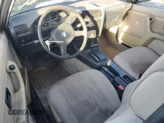 1987 BMW 3 Series z VIN WBAAB6400H1689066, wystawiony jako Copart lot #86407574 z przebiegiem 177 997 mil mil oraz Czysty tytuł • Clean title. Historia ofert i sprzedaży dostępna na DreamBid. Obrazek 8.