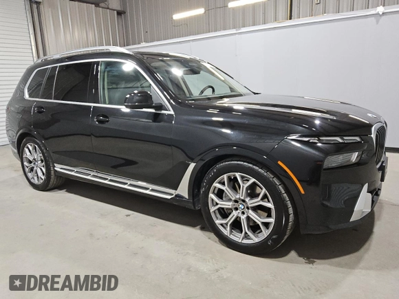 2024 BMW X7 xDrive40i with VIN 5UX23EM0XR9V32595, listed as a Copart auction lot 49742695 with 32,233 mi miles and Clean Title. Bid and sale history available at carsss.com. Image 4.