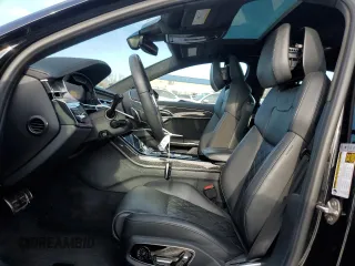 2020 Audi S8 z VIN WAU8SAF8XLN015240, wystawiony jako Copart lot #85310064 z przebiegiem 31 303 mil mil oraz Szkoda całkowita • Salvage title. Historia ofert i sprzedaży dostępna na DreamBid. Obrazek 7.