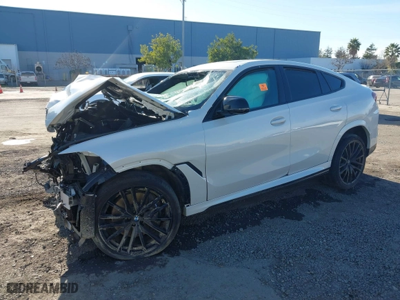 2025 BMW X6 M60i with VIN 5UX43EX00S9X28829, listed as a IAAI auction lot 41637334 with 1 mi miles. Bid and sale history available at carsss.com. Image 17.