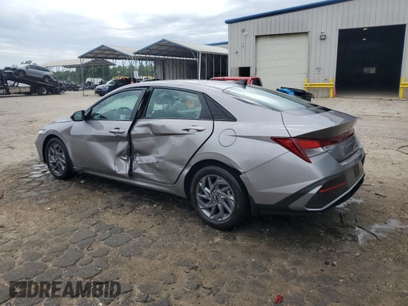 2024 Hyundai Elantra SEL z VIN KMHLM4DG7RU706206, wystawiony jako Copart lot #54076825 z przebiegiem 41 584 mil mil oraz Szkoda całkowita • Salvage title. Historia ofert i sprzedaży dostępna na DreamBid. Obrazek 2.