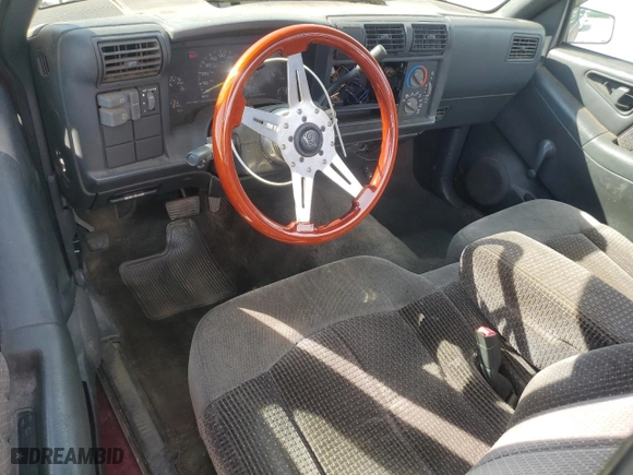 1997 GMC Sonoma SLS with VIN 1GTCS14X8VK507860, listed as a Copart auction lot 45328845 with 243,382 mi miles and Salvage Title. Bid and sale history available at carsss.com. Image 8.