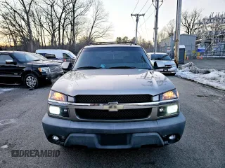 2002 Chevrolet Avalanche with VIN 3GNEK13T626206061, listed as a Copart auction lot 56700975 with 157,907 mi miles and Clean Title. Bid and sale history available at DreamBid. Image 2.