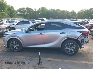 2024 Lexus RX 350 z VIN 2T2BAMBA4RC050076, wystawiony jako IAAI lot #42056995 z przebiegiem 3923 mil mil oraz . Historia ofert i sprzedaży dostępna na DreamBid. Obrazek 14.