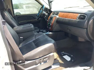 2007 Chevrolet Avalanche 1LT z VIN 3GNEC12037G194102, wystawiony jako IAAI lot #42454533 z przebiegiem Nie podano mil oraz . Historia ofert i sprzedaży dostępna na DreamBid. Obrazek 5.