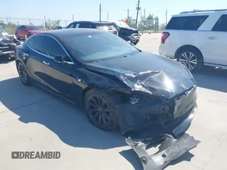 2020 Tesla Model S Long Range with VIN 5YJSA1E27LF397346, listed as a IAAI auction lot 40579015 with 43,779 mi miles. Bid and sale history available at carsss.com. Image 1.
