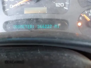 2003 Chevrolet Suburban LS z VIN 1GNFK16T93J211098, wystawiony jako IAAI lot #41494713 z przebiegiem 366 222 mil mil oraz . Historia ofert i sprzedaży dostępna na DreamBid. Obrazek 7.