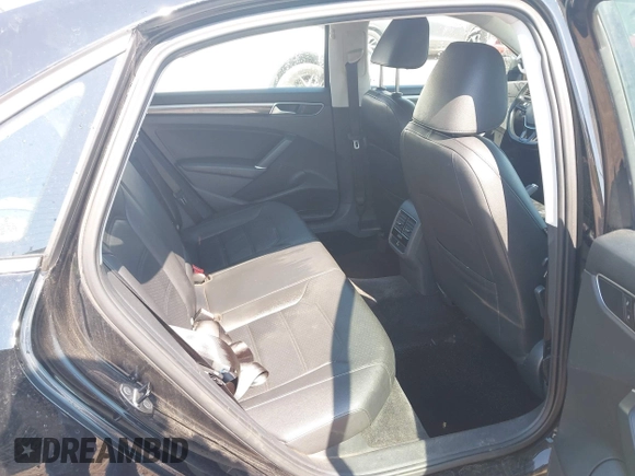 2016 Volkswagen Passat SE z VIN 1VWBT7A39GC033702, wystawiony jako IAAI lot #40547421 z przebiegiem 122 206 mil mil oraz . Historia ofert i sprzedaży dostępna na DreamBid. Obrazek 8.