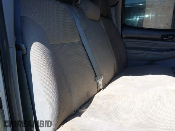 2013 Toyota Tacoma with VIN 3TMLU4EN3DM106670, listed as a IAAI auction lot 41696618 with 176,353 mi miles and . Bid and sale history available at DreamBid. Image 8.