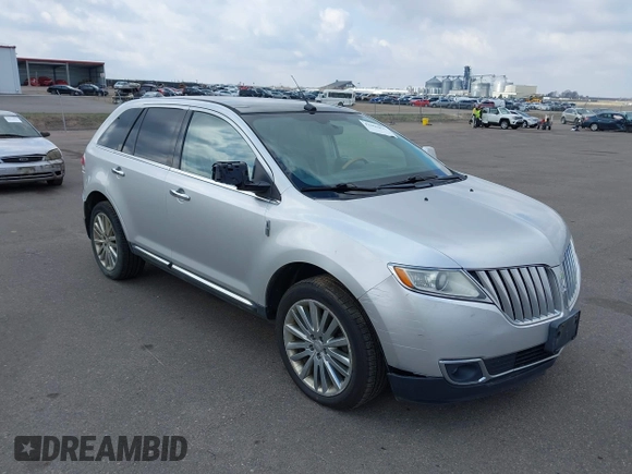 2011 Lincoln MKX z VIN 2LMDJ8JK7BBJ15676, wystawiony jako IAAI lot #42096817 z przebiegiem 218 798 mil mil oraz . Historia ofert i sprzedaży dostępna na DreamBid. Obrazek 1.