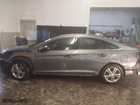 2019 Hyundai Sonata Sport with VIN 5NPE34AF6KH816918, listed as a IAAI auction lot 41451876 with 58,952 mi miles. Bid and sale history available at carsss.com. Image 15.
