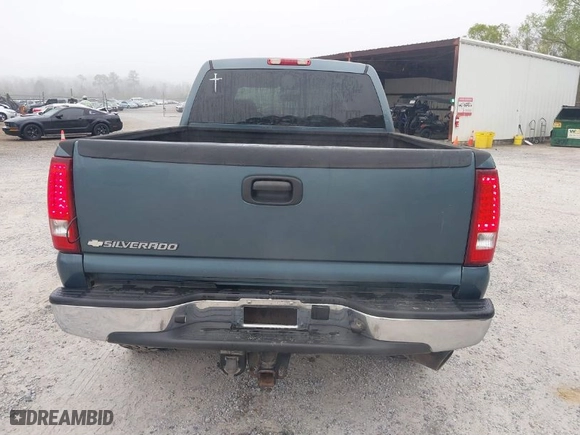 2006 Chevrolet Silverado 2500HD LT1 with VIN 1GCHK23U86F181748, listed as a IAAI auction lot 41794661 with NaN miles. Bid and sale history available at carsss.com. Image 17.