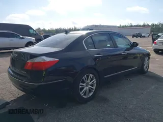 2011 Hyundai Genesis z VIN KMHGC4DFXBU123470, wystawiony jako IAAI lot #41452334 z przebiegiem 121 813 mil mil oraz . Historia ofert i sprzedaży dostępna na DreamBid. Obrazek 4.