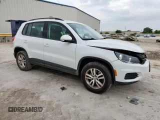 2017 Volkswagen Tiguan S с VIN WVGAV7AX6HK034093, выставлен на аукционе Copart как лот 58976965 с пробегом 103 474 миль миль и Списание • Salvage title. История ставок и продаж доступна на DreamBid. Изображение 4.