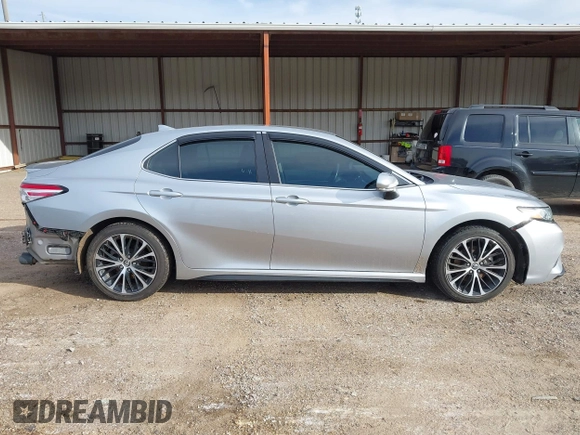 2020 Toyota Camry SE with VIN 4T1M11AK2LU869485, listed as a IAAI auction lot 41593137 with 90,501 mi miles. Bid and sale history available at carsss.com. Image 12.