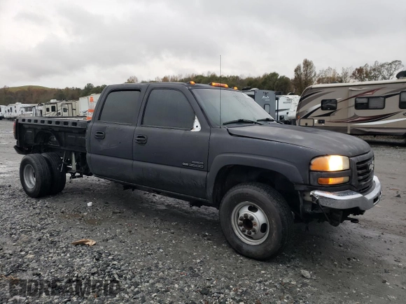 2007 GMC Sierra 3500 DRW Work Trk z VIN 1GTJK33D87F124104, wystawiony jako Copart lot #80835084 z przebiegiem 321 629 mil mil oraz Szkody całkowita. Historia ofert i sprzedaży dostępna na DreamBid. Obrazek 4.