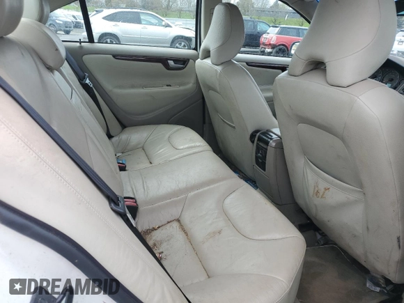 2005 Volvo S60 с VIN YV1RS592652462152, выставлен на аукционе Copart как лот 51055495 с пробегом 117 631 миль миль и Списание • Salvage title. История ставок и продаж доступна на DreamBid. Изображение 10.