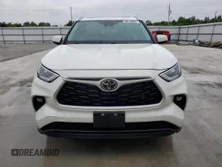 2021 Toyota Highlander XLE with VIN 5TDGZRBH6MS131478, listed as a Copart auction lot 61894725 with 160,165 mi miles and Clean title. Bid and sale history available at DreamBid. Image 5.