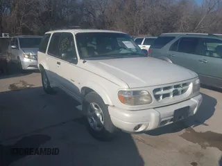 2000 Ford Explorer z VIN 1FMDU65P0YZB88259, wystawiony jako IAAI lot #41527977 z przebiegiem 253 013 mil mil oraz . Historia ofert i sprzedaży dostępna na DreamBid. Obrazek 1.
