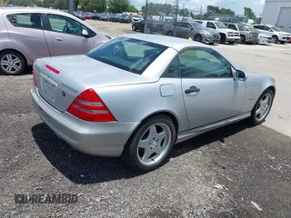 1999 Mercedes-Benz SLK 230/320 with VIN WDBKK47F1XF133747, listed as a IAAI auction lot 42611194 with Not provided miles and . Bid and sale history available at DreamBid. Image 4.