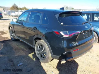 2025 Honda HR-V Sport with VIN 3CZRZ2H54SM722316, listed as a IAAI auction lot 41632252 with 10,370 mi miles. Bid and sale history available at carsss.com. Image 3.
