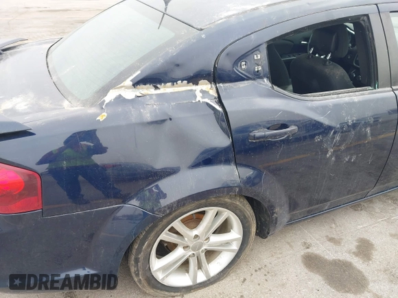 2014 Dodge Avenger SXT z VIN 1C3CDZCB2EN102742, wystawiony jako IAAI lot #41807662 z przebiegiem 140 281 mil mil oraz . Historia ofert i sprzedaży dostępna na DreamBid. Obrazek 6.