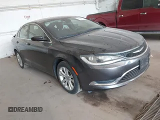 2015 Chrysler 200 Limited z VIN 1C3CCCAB7FN564539, wystawiony jako IAAI lot #42218003 z przebiegiem 110 084 mil mil oraz . Historia ofert i sprzedaży dostępna na DreamBid. Obrazek 1.