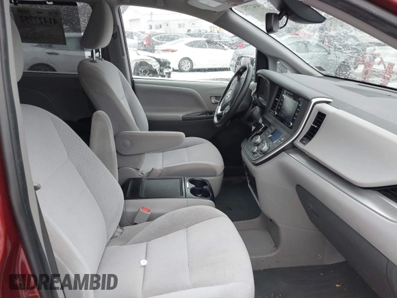 2020 Toyota Sienna LE Auto Access Seat with VIN 5TDKZ3DCXLS053763, listed as a IAAI auction lot 41427752 with 93,761 mi miles. Bid and sale history available at carsss.com. Image 5.