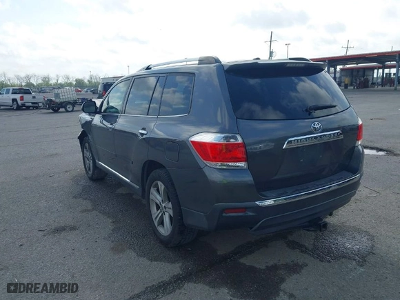2011 Toyota Highlander Limited with VIN 5TDYK3EH8BS043420, listed as a IAAI auction lot 41936665 with 205,590 mi miles. Bid and sale history available at carsss.com. Image 3.