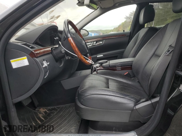 2007 Mercedes-Benz S 550 z VIN WDDNG86X67A131688, wystawiony jako Copart lot #57993685 z przebiegiem 143 631 mil mil oraz Czysty tytuł • Clean title. Historia ofert i sprzedaży dostępna na DreamBid. Obrazek 7.