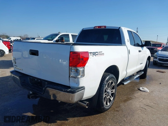 2013 Toyota Tundra z VIN 5TFRM5F14DX061244, wystawiony jako IAAI lot #41565473 z przebiegiem 253 238 mil mil oraz . Historia ofert i sprzedaży dostępna na DreamBid. Obrazek 4.