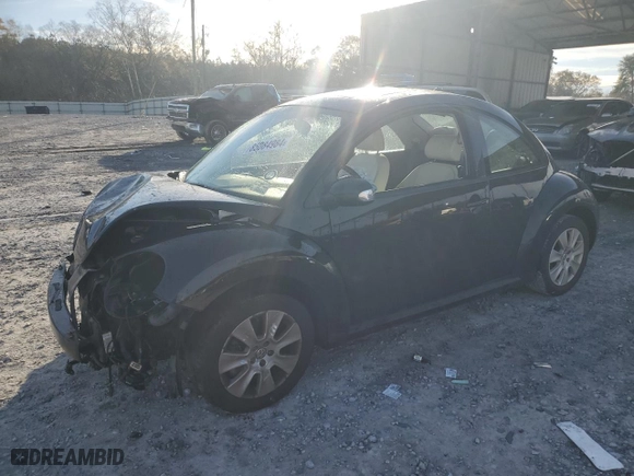 2010 Volkswagen New Beetle Coupe with VIN 3VWRW3AGXAM017872, listed as a Copart auction lot 85084984 with 168,032 mi miles and Salvage Title. Bid and sale history available at carsss.com. Image 1.