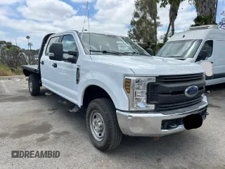 2019 Ford F-250 XL z VIN 1FT7W2B62KEF82909, wystawiony jako Copart lot #60131585 z przebiegiem 65 003 mil mil oraz Czysty tytuł • Clean title. Historia ofert i sprzedaży dostępna na DreamBid. Obrazek 1.