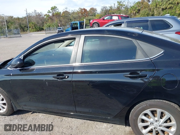 2019 Hyundai Accent SE with VIN 3KPC24A32KE060928, listed as a IAAI auction lot 41190538 with 81,971 mi miles. Bid and sale history available at carsss.com. Image 14.