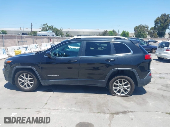 2016 Jeep Cherokee Latitude with VIN 1C4PJLCS8GW260180, listed as a IAAI auction lot 42649326 with 207,732 mi miles and . Bid and sale history available at DreamBid. Image 14.