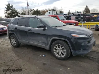 2016 Jeep Cherokee Altitude with VIN 1C4PJMCB9GW115817, listed as a Copart auction lot 44039445 with 90,241 mi miles and Non Repairable. Bid and sale history available at carsss.com. Image 4.