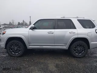 2016 Toyota 4Runner Limited with VIN JTEBU5JR2G5403204, listed as a IAAI auction lot 41510913 with 141,064 mi miles. Bid and sale history available at carsss.com. Image 14.
