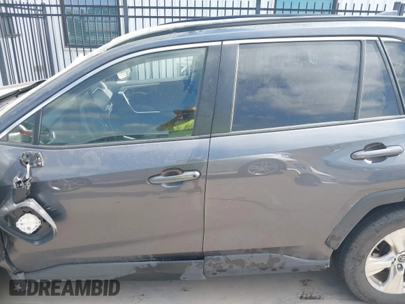 2019 Toyota RAV4 XLE with VIN JTMW1RFV8KD034763, listed as a IAAI auction lot 41783300 with 78,925 mi miles. Bid and sale history available at carsss.com. Image 14.
