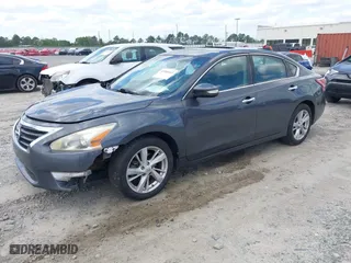 2013 Nissan Altima 3.5 SL with VIN 1N4BL3AP4DN565797, listed as a IAAI auction lot 41956413 with 200,957 mi miles. Bid and sale history available at carsss.com. Image 2.