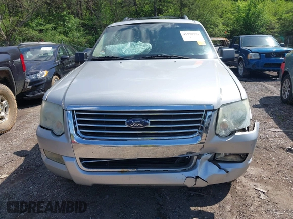 2010 Ford Explorer XLT with VIN 1FMEU6DE8AUA12017, listed as a IAAI auction lot 41990981 with 165,030 mi miles. Bid and sale history available at carsss.com. Image 6.