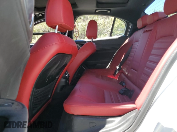 2022 Alfa Romeo Giulia Veloce с VIN ZARFAMBNXN7664866, выставлен на аукционе Copart как лот 55639185 с пробегом Не указан миль и Списание • Salvage title. История ставок и продаж доступна на DreamBid. Изображение 10.