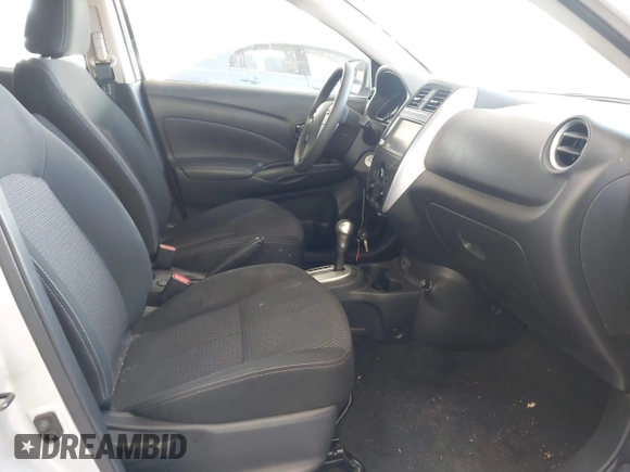 2019 Nissan Versa SV z VIN 3N1CN7AP0KL843210, wystawiony jako IAAI lot #42153678 z przebiegiem 94 408 mil mil oraz . Historia ofert i sprzedaży dostępna na DreamBid. Obrazek 5.