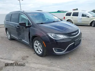 2017 Chrysler Pacifica Touring L Plus z VIN 2C4RC1EG3HR634883, wystawiony jako IAAI lot #42362168 z przebiegiem 116 206 mil mil oraz . Historia ofert i sprzedaży dostępna na DreamBid. Obrazek 1.