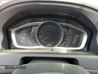 2017 Volvo XC60 Dynamic с VIN YV449MRR4H2030308, выставлен на аукционе Copart как лот 55082695 с пробегом 102 153 миль миль и Списание • Salvage title. История ставок и продаж доступна на DreamBid. Изображение 9.