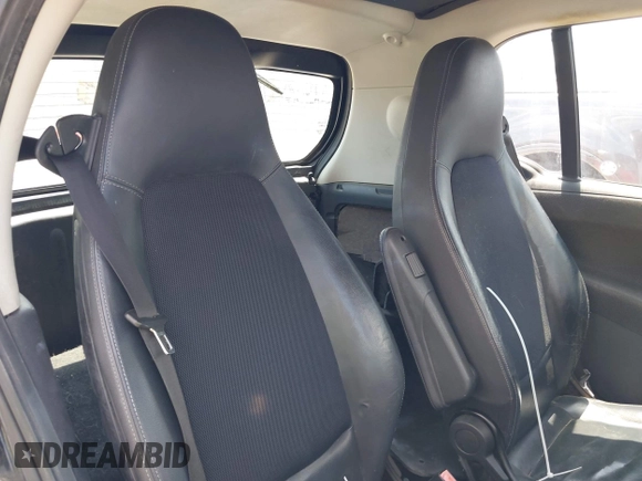 2010 Smart fortwo Pure with VIN WMEEJ3BA2AK359691, listed as a IAAI auction lot 42449986 with 110,395 mi miles and . Bid and sale history available at DreamBid. Image 8.