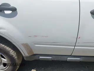 2008 Ford Escape XLS с VIN 1FMCU02Z18KD39486, выставлен на аукционе IAAI как лот 42311893 с пробегом 145 210 миль миль и . История ставок и продаж доступна на DreamBid. Изображение 12.