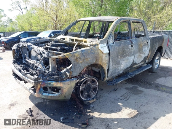 2024 Ram 2500 Big Horn z VIN 3C6UR5DL0RG102178, wystawiony jako IAAI lot #42044303 z przebiegiem Nie podano mil oraz . Historia ofert i sprzedaży dostępna na DreamBid. Obrazek 2.